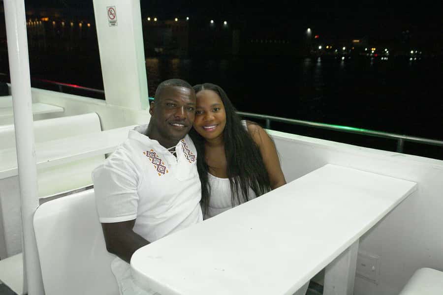 Cartagena: White Night Boat Tour with Dinner and Open Bar - The show: DJs, dancers, and moments where you are not just watching