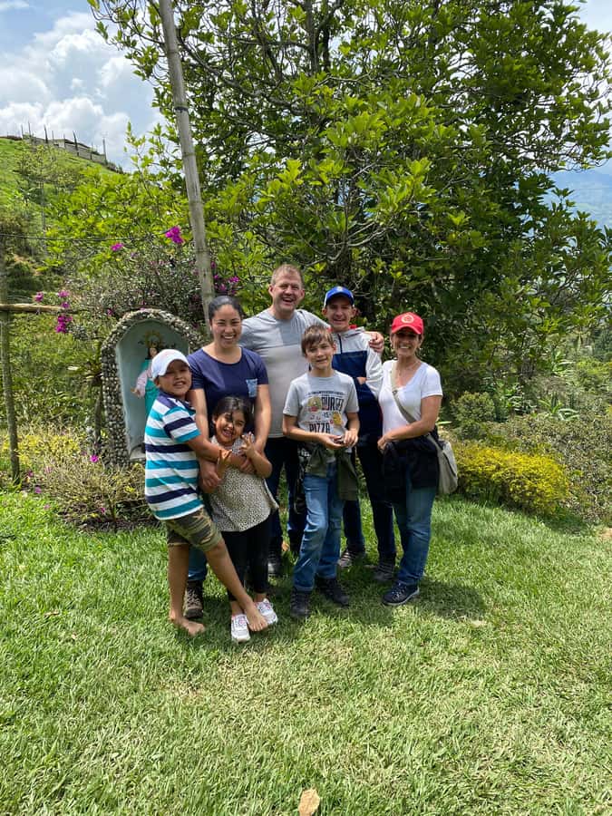 Chocolate tour near the Medellín - Cocoa to chocolate: what the hands-on steps teach you