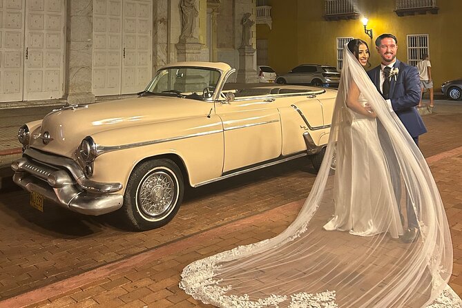 City tour by antique vehicle, luxury experience in Cartagena - Luxury without the fuss: private transport and what it means for your day