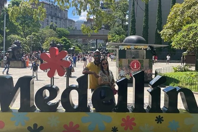 City tour, Commune 13, Metro Cable, Botero Park and more. Private - Meeting in El Poblado, then building a timeline that makes sense