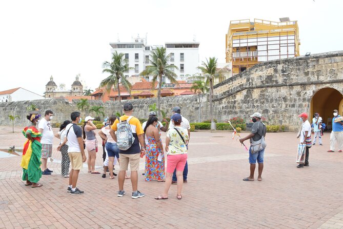 City Tour in Chiva through the City of Cartagena - India Catalina Monument: A Root Story Tied to 1533 and Miscegenation
