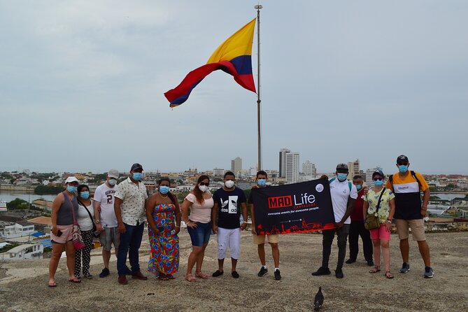 City Tour in Chiva through the City of Cartagena - Letters of Cartagena and Old Shoes: Art Stops That Make You Look Up