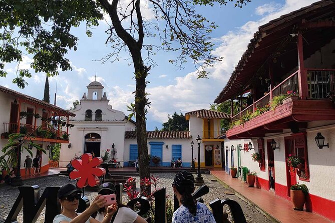 City Tour Medellin 4 Hours with Art Book Included - How long is it really, and how to plan your day