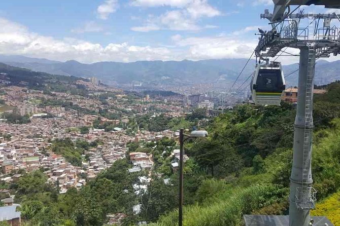 City Tour Medellin - Tram in the San Antonio area: public transport with views and swagger