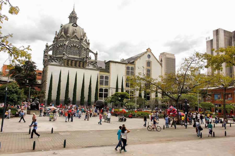 City Tour of Downtown Medellin Private or Shared - Price and value: $22 that includes more than a walk