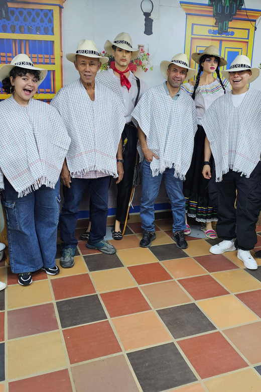 Coffee Experience with roasting show in Comuna 13 - Price and Value, Plus the 30 Families Behind the Work