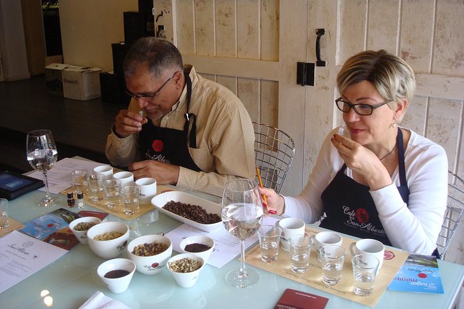 Coffee Farm Experience at Hacienda San Alberto from Salento - Guides make the day: Justin and Dayana, and what to look for in your session