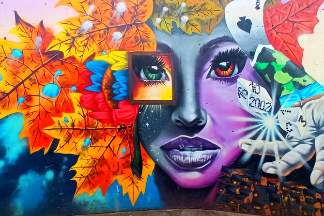 Commune 13 graffiti tour food Panoramic street and cable car - Key Things You’ll Notice on This Medellín Comuna 13 Tour