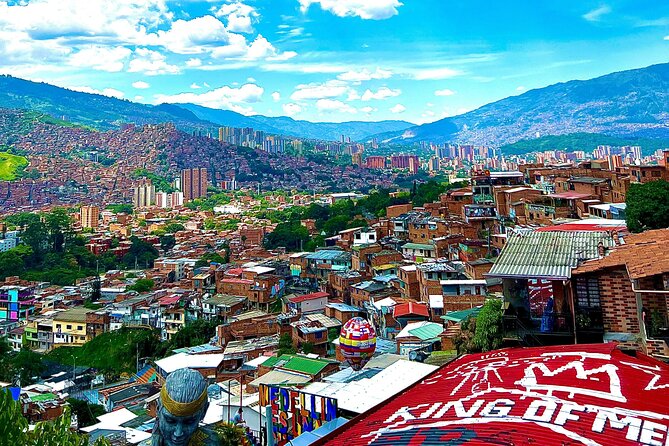 Commune 13 Private Tour; History, Graffitour and Snacks included - Why this Comuna 13 graffiti tour works better than a quick photo stop