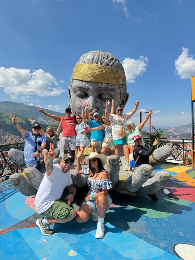 Complete Tour in Comuna 13: Graffiti, History and Street Delights - Price and logistics: what $16 really covers in Medellín