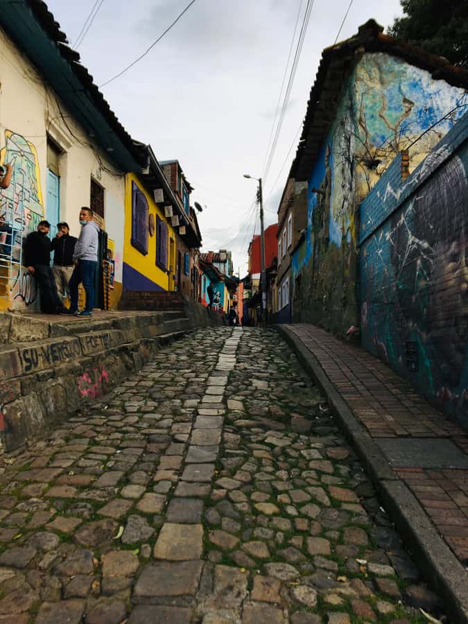 Complete Walking Tour in Bogota's Downtown - Plaza del Rosario and Carrera 7ma: Emeralds and the El Bogotazo Story