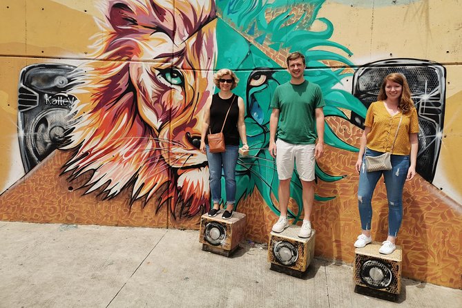 Comuna 13 + Cable Car + Colombian Fruits Tasting: Private Tour - Key highlights worth planning around