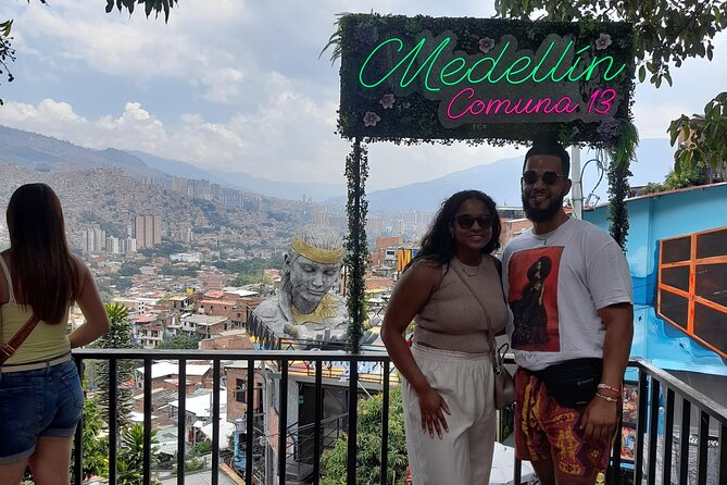 Comuna 13: Graffiti tour & Street Food/drink with telesferic - Who should book this Comuna 13 tour (and who should skip)