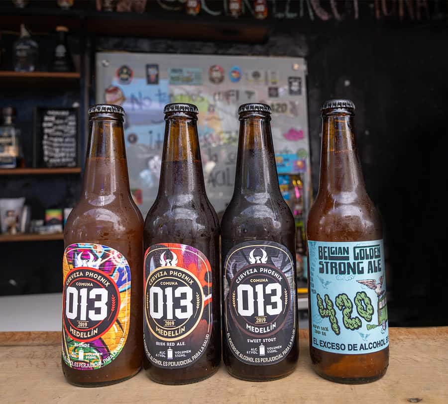 Comuna 13: Graffiti Tour with Tasting, Live Show, & Gallery - Why Comuna 13 graffiti feels different than other street art