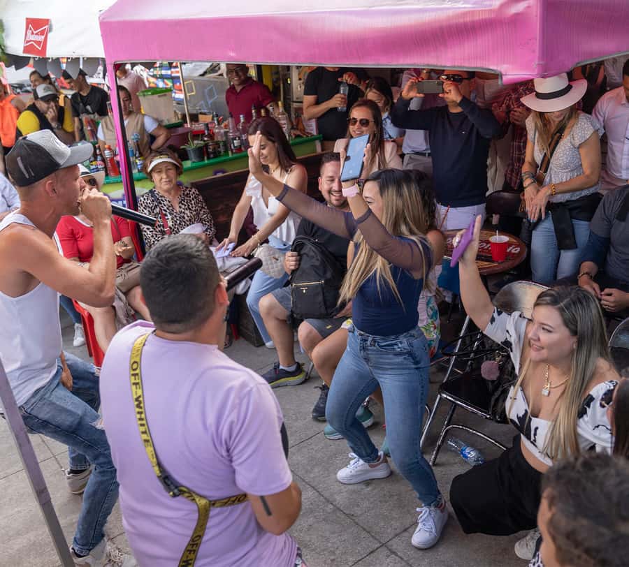 Comuna 13: Graffiti Tour with Tasting, Live Show, & Gallery - Neon House, art gallery, and coffee museum stops