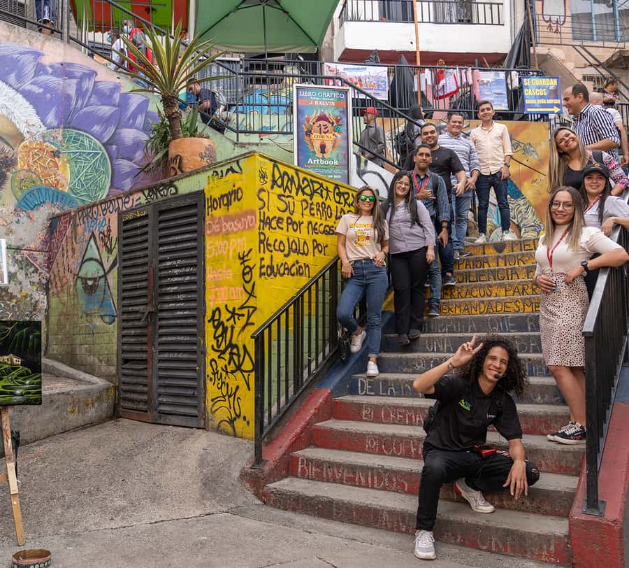 Comuna 13: Graffiti Tour with Tasting, Live Show, & Gallery - The mango or mango ice cream tasting: small, but smart
