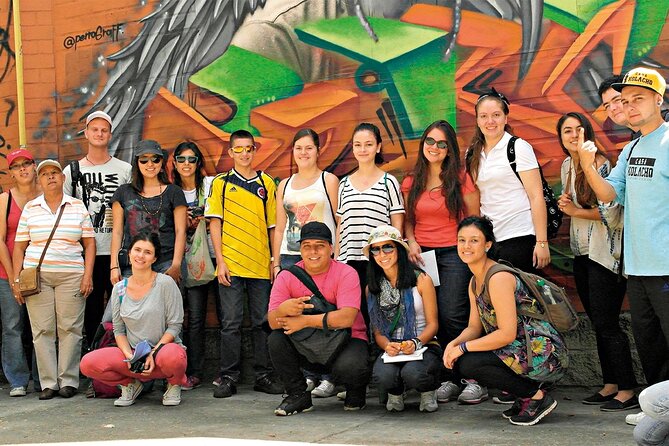 Comuna 13 Graffitour knows the urban art district of Medellín - Stop 3: Electric Stairs to Viewpoint, Dance Show, and Freestyle Songs
