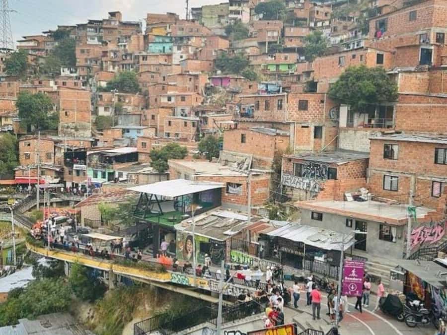 Comuna 13: Recorrido de Arte Urbano, Cultura y Resiliencia - Who should book this Comuna 13 tour, and who should skip it