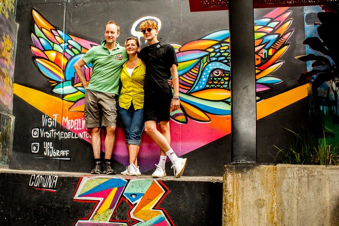 comuna 13 tour - Cable car to Aurora: the view from the west side of Medellín