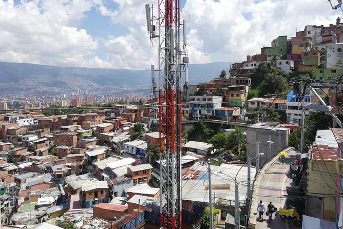 Comuna 13 tour and cable car - Medellin’s Comuna 13 story, told by the cable car and the walls