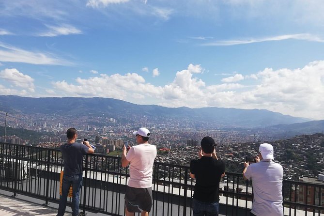 Comuna 13 tour and cable car - Stop 2, Escaleras Electricas: how people climb toward progress