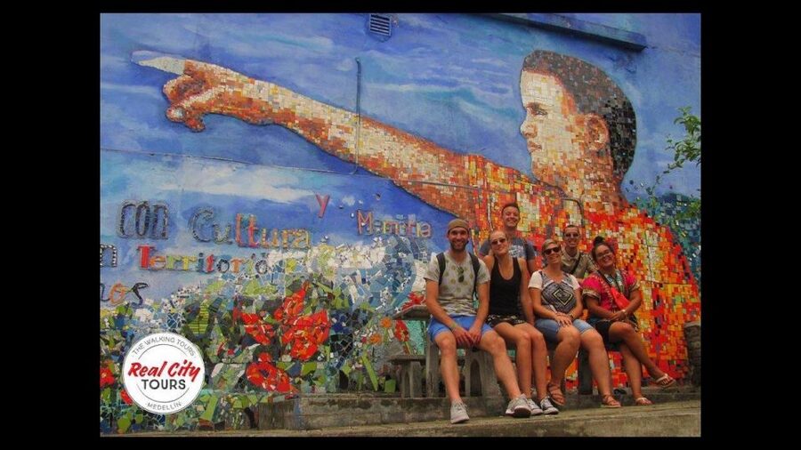 Comuna 4 - Moravia Tour - Moravia Food Tasting and the Small Snack Moment