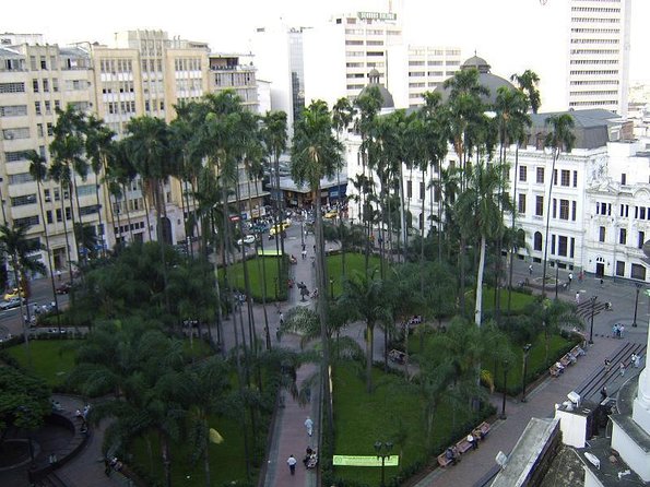 Cristo Rey, Tertulia Museum and Downtown Cali City Tour - Monumento a Cristo Rey: the view start that sets the tone