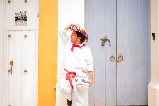 Cultural Photo Experience in Cartagena with Traditional Attire - English offered, and the cultural explanation part