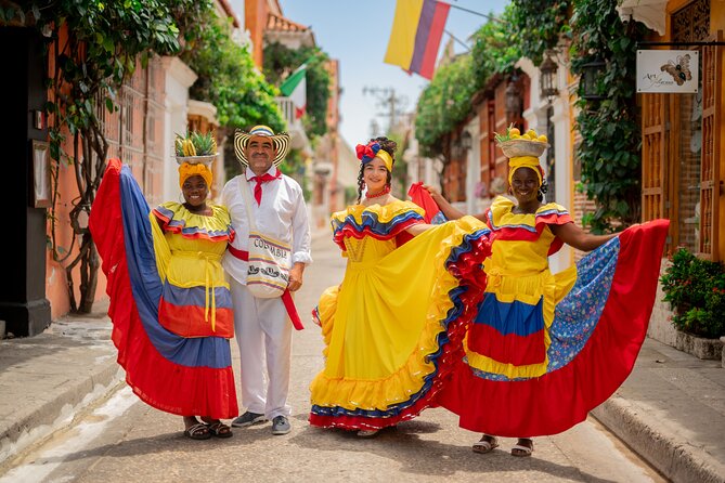 Cultural Photo Experience in Cartagena with Traditional Attire - Comfort and practical prep for a traditional outfit shoot