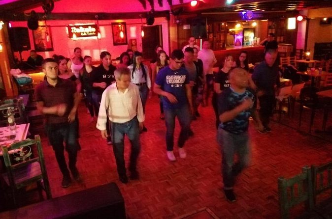 DANCE TOUR THURSDAY (Class + Night out Bogota) - Who should book this Thursday Dance Tour in Bogotá