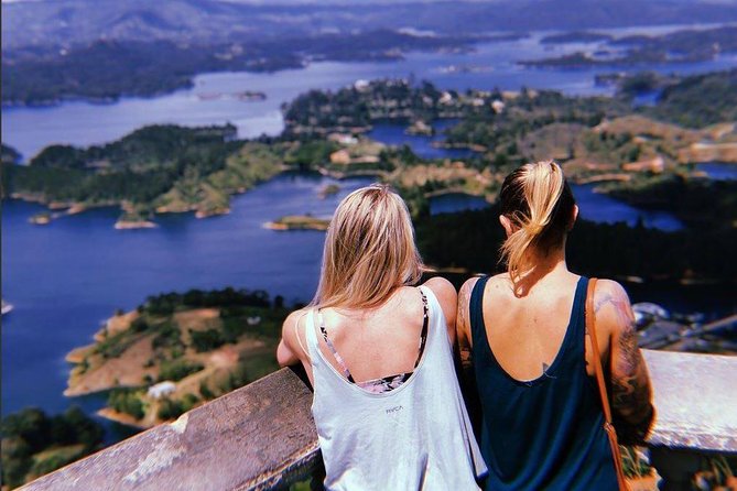 Day Trip To Guatapé with ,Breakfast, Lunch and Boat Ride - Guatapé Malecón lunch and the Zócalos shopping zone