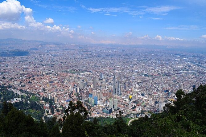 Descubre la Magia: Catedral de Sal & Bogotá en 1 Día - Museum Hour One: Botero and the Banco de la República