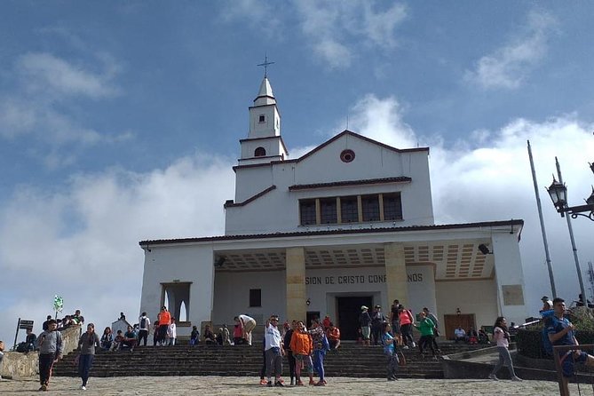 Descubre la Magia: Catedral de Sal & Bogotá en 1 Día - Lunch Included: Fuel for a Long Day