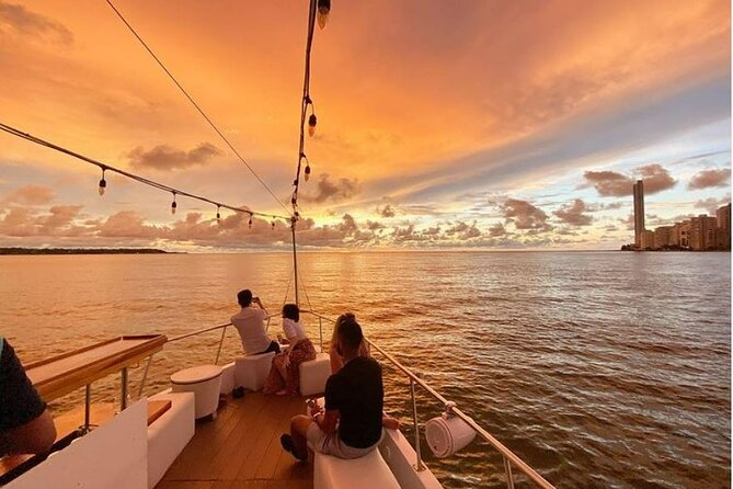 Dinner and Wine in Cartagena Bay aboard the Sibarita Master - Key things to know before you go