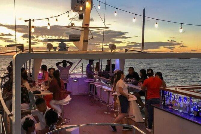 Dinner and Wine in Cartagena Bay aboard the Sibarita Master - Getting on the Sibarita Master at Puerta No 4