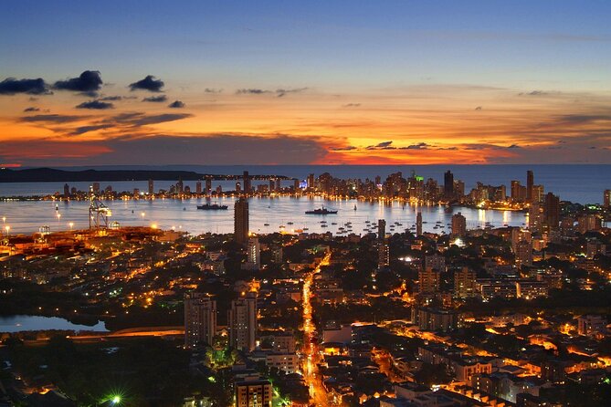 Dinner and Wine in Cartagena Bay aboard the Sibarita Master - Music, service, and the romantic mood