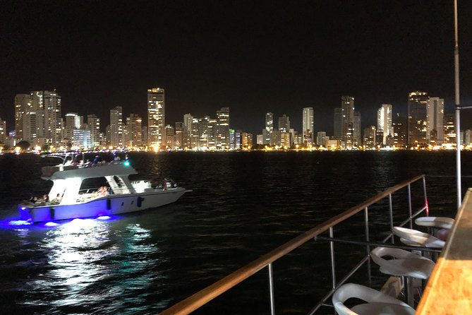 Dinner Cruise Along Cartagena's Bay - Timing and flow: boarding at 6:30, depart at 7:00, back by 9:00