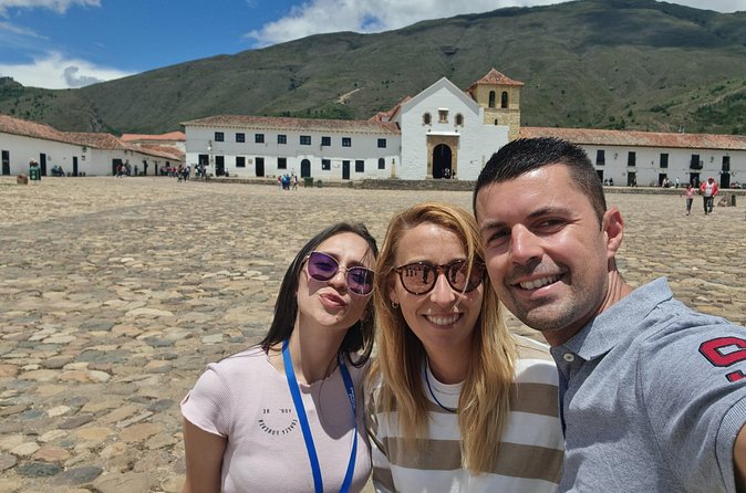 Discover Villa de Leyva, a colonial and historic town and enjoy the vineyard. - Convento Santo Ecce Homo: a calm 17th-century detour