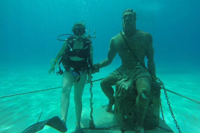 Diving for Beginners among Corals and Statues in San Andres - Beginner scuba in San Andrés: the coral reef plus a surreal statues stop