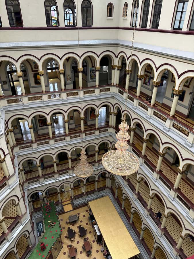 Downtown Medellin: history, gastronomy, terraces and architecture! - Veracruz Church, Berrio Park, and the small details that anchor the big picture