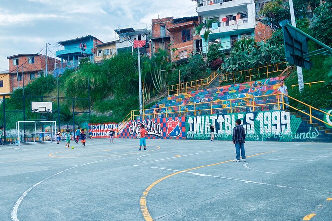 Downtown Medellin, Pueblito Paisa, and Comuna 13 Private Tour - Pueblito Paisa: Nutibara Hill Views and That Classic Old-Town Feel