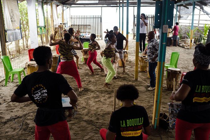 Drumming and Dancing in Cartagena/La Boquilla - Your starter class: drumming and champeta steps, without needing experience