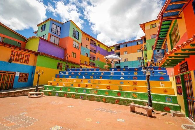 El Peñol and Guatape Private Tour from Medellin - Piedra del Peñol: the climb, the views, and how to pace yourself