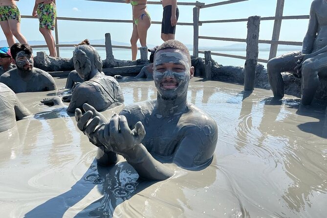 El Totumo mud volcano day tour and eco-friendly hotel - El Totumo mud volcano: what the 15 to 20 minutes feels like