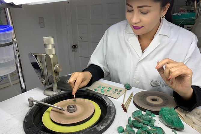 Emerald Museum & Jewelry Workshop: Behind the Scenes Tour - Where you meet in Cartagena (and how the Old Town vs New Town choice works)