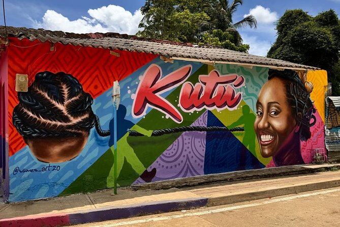 Experience at the First Free Slave Village of Palenque - The square and Kid Pambele: how sports fame connects to local storytelling