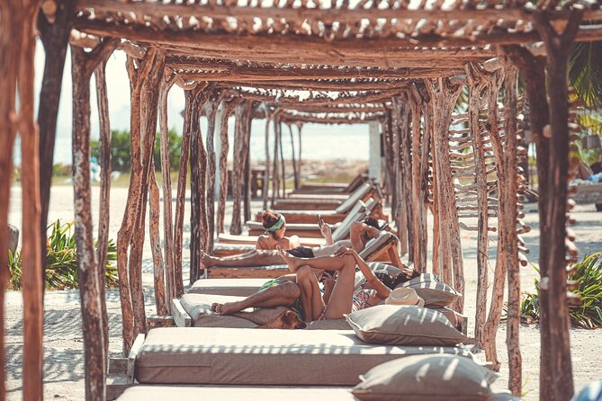 Experience Fenix Beach Cartagena - Basic Day Pass - The included beach bed, and why extra upgrades can disappoint