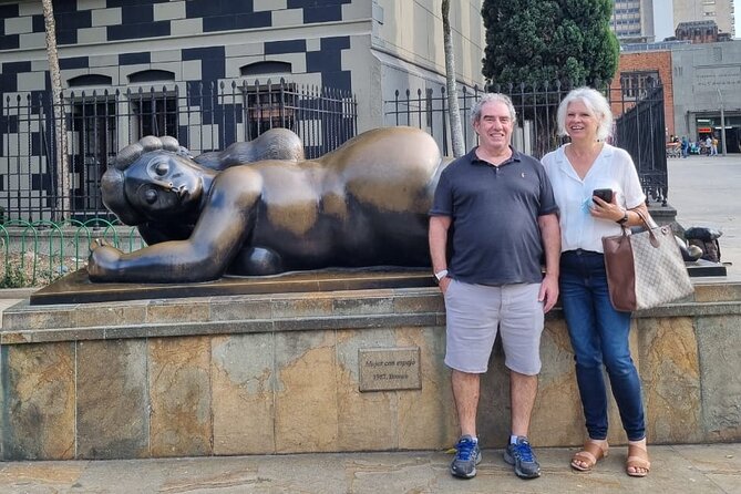 Explora Medellin City Tour Con C13 - Getting oriented in Medellín with pickup and a private guide