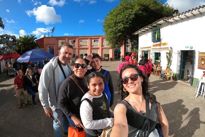 FANTASTIC CITY TOUR + MONSERRATE + MUSEUM GOLD/BOTERO 6Hrs - Stop 1: Monserrate, your best first photo and first lesson