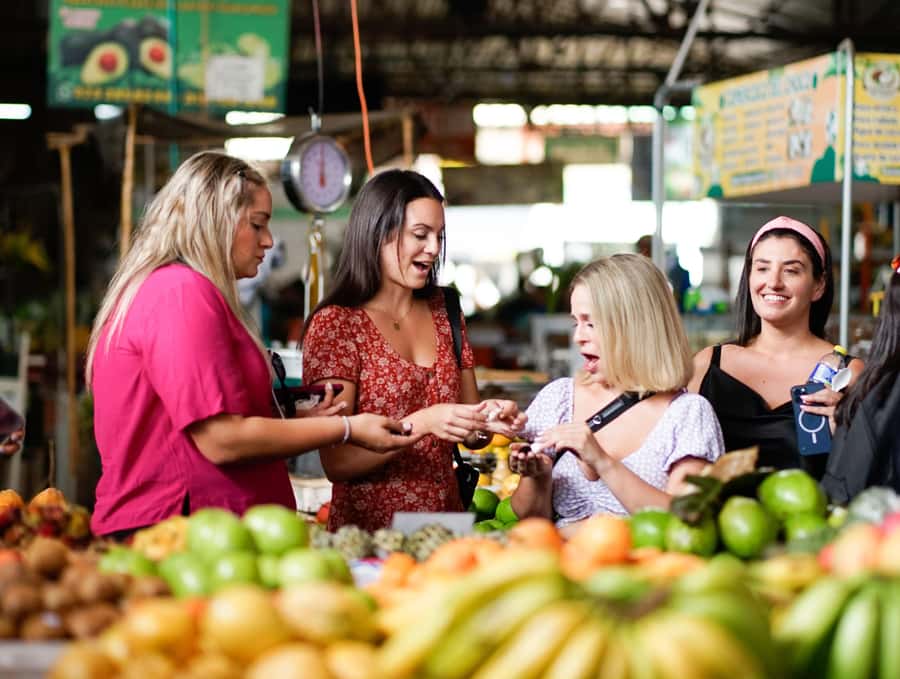 Flavors of Cali: Food tour at the local market - Aisles and explanations: how the guided walk makes tastings easier